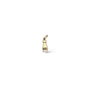 Colgante de mano con cuernos en oro amarillo de 18 kt, amuleto de la suerte (22 mm)